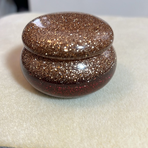 Red and gold glitter resin trinket container with lid. - Picture 1 of 7